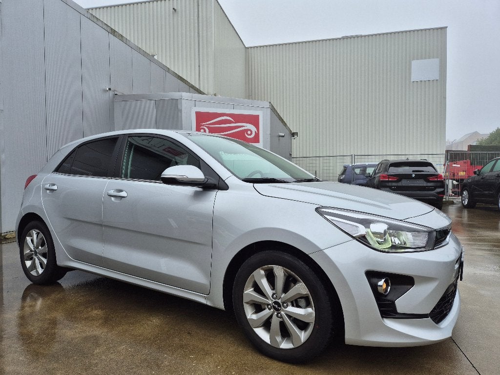Kia Rio 1.0Ti 100cv / AUTO. 7DCT / 23.869 KM !! 2023 !!, Auto's, Automaat, Dealer onderhouden, Stof, 103 g/km