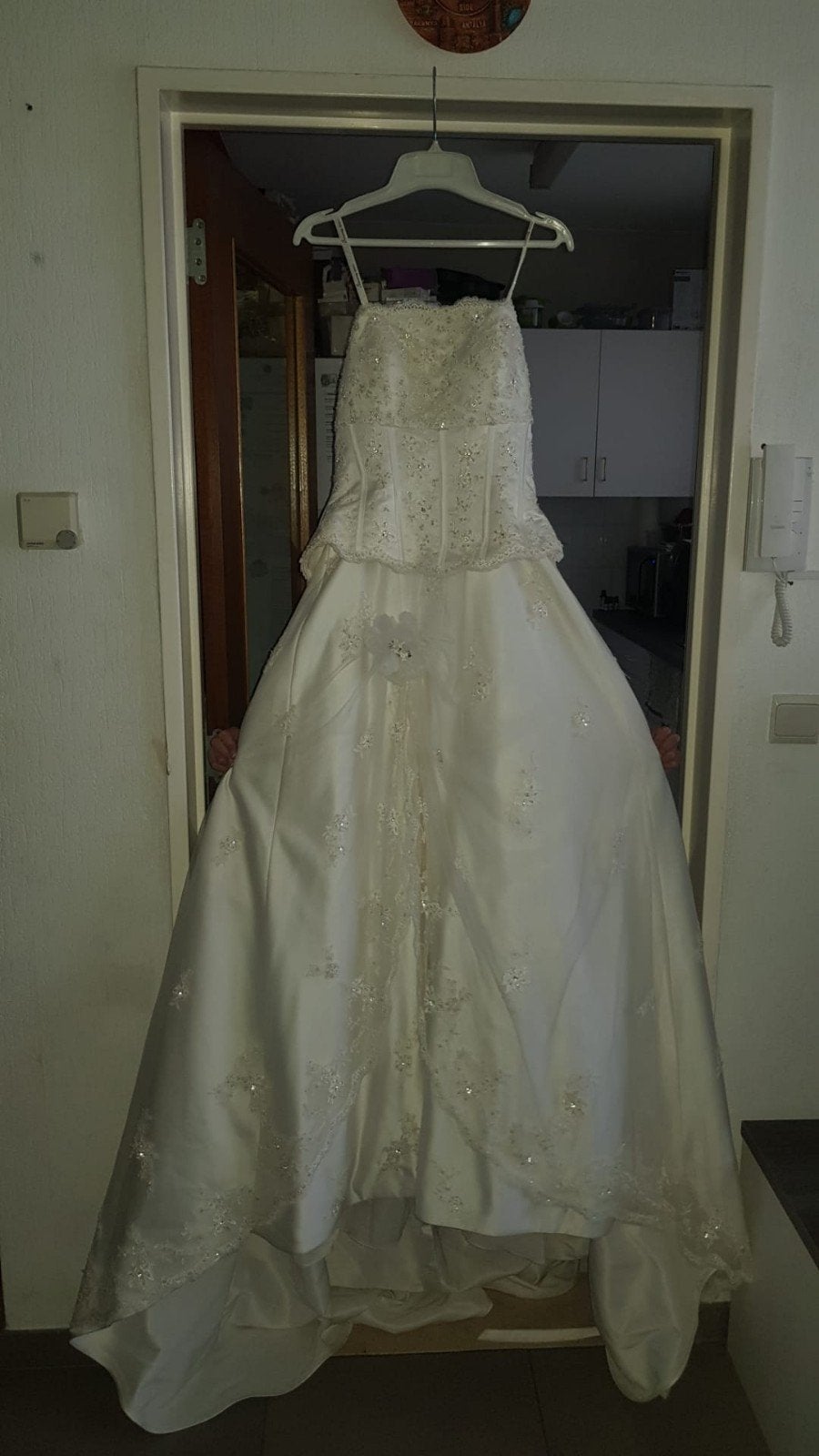 wit trouwkleed maat 8 korsetsluiting bijhorende hoepel, Ophalen, Wit