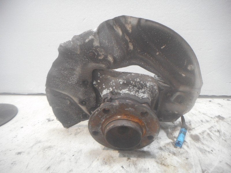 MOYEU DE ROUE AVANT DROIT BMW 7 serie (E65 / E66 / E67), Utilisé, BMW, Petuelring 130
80809  München, DE, Bayerische Motoren Werke AG