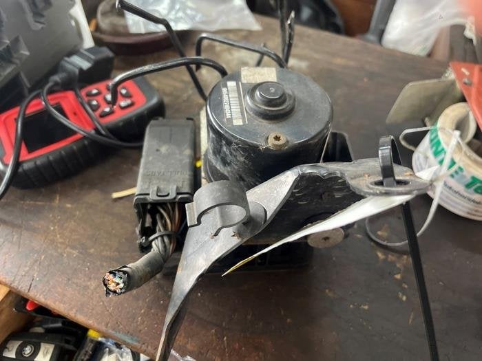 Pompe ABS d'un Ford Fiesta, -, 3 mois de garantie, -, -