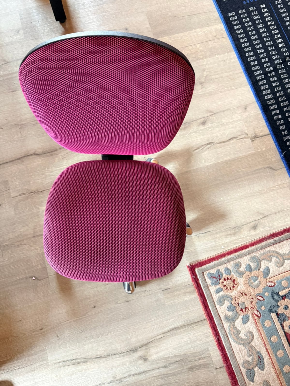 Bureaustoe meubelenen verbergmoes, Maison & Meubles, Chaises de bureau, Enlèvement, Utilisé, Rose, Chaise de bureau