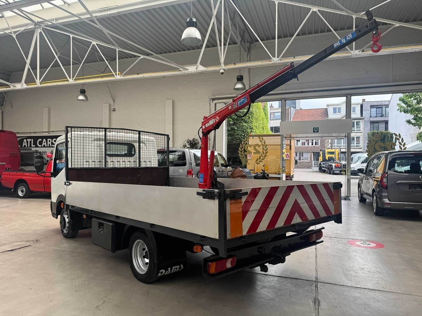 2007 Nissan Cabstar - 103.000km - 1ste eigenaar - kraan, Auto's, Gebruikt, Bedrijf, Euro 4, Te koop