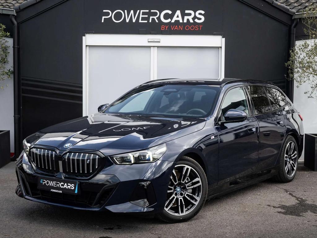 BMW i5 Touring 40 eDrive M Sport | ACC | HUD | Surround, Auto's, BMW, Automaat, Gebruikt, Zwart, 340 pk