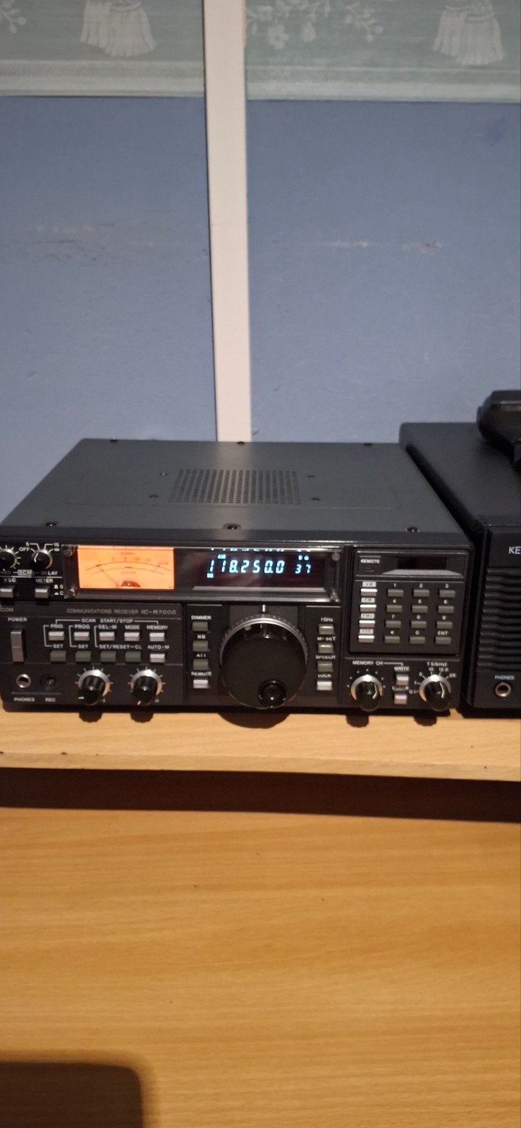 vds récepteur icom ic r7000 avec convertisseur HF, Télécoms, Enlèvement ou Envoi, Utilisé, Récepteur