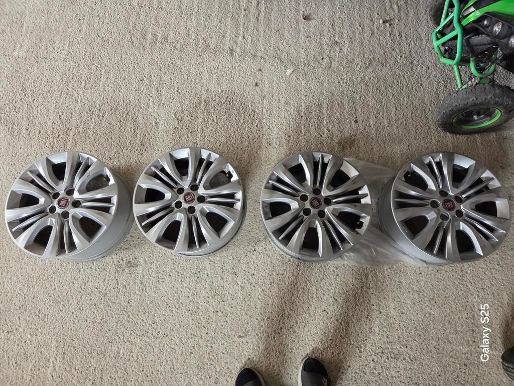 Originele fiat velgen 16 inch, Auto-onderdelen, Banden en Velgen, Ophalen