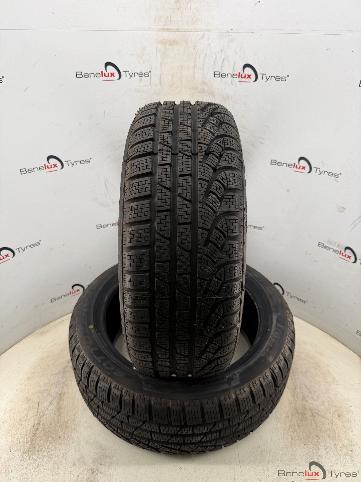 winter 205/50R17 93V Pirelli 205/50 R17 205/50/17 2055017, Autos : Pièces & Accessoires, Neuf, Pneus hiver, Véhicule de tourisme