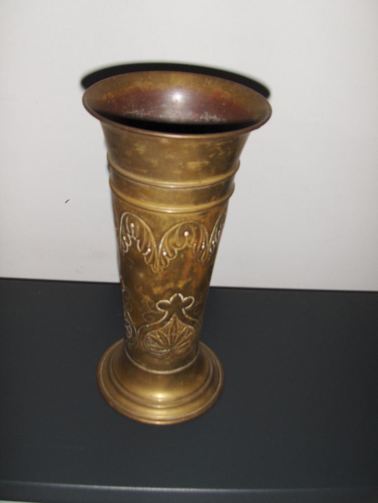 Vase en cuivre. HT.25cm. encolure12cm. pied 11cm., Antiquités & Art, Enlèvement ou Envoi