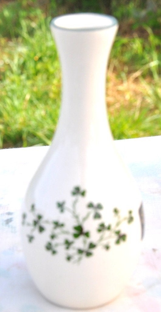 vase soliflore décor trèfles origine Irlande, Enlèvement ou Envoi