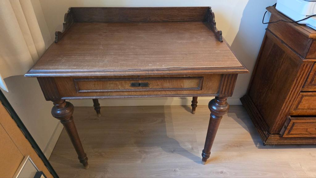 Antieke bureau, Ophalen