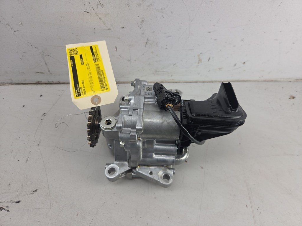OLIEPOMP Mazda 3 Sport (BP) (|21L08D0369|HF0114100A|), Hitdorfer Straße 73
51371  Leverkusen, DE, Gebruikt, Mazda, Info@mazda.de