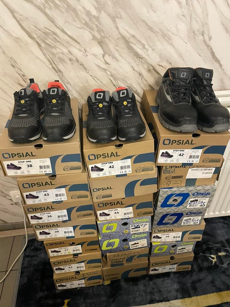 Werkschoenen 20 par voor allaes 150€, Ophalen, Zo goed als nieuw