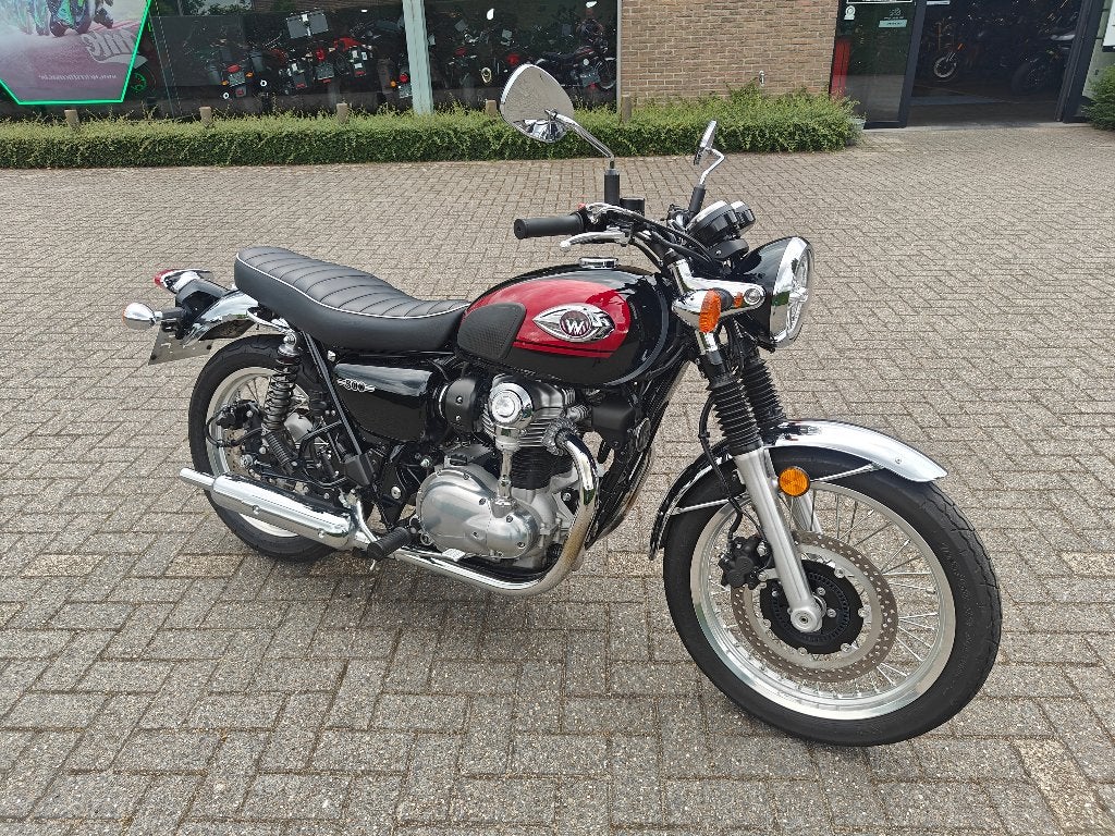 Kawasaki W800 2024 9dkm, Motoren, Motoren | Kawasaki, 2 cilinders, Occasion, Bedrijf, 800 cc