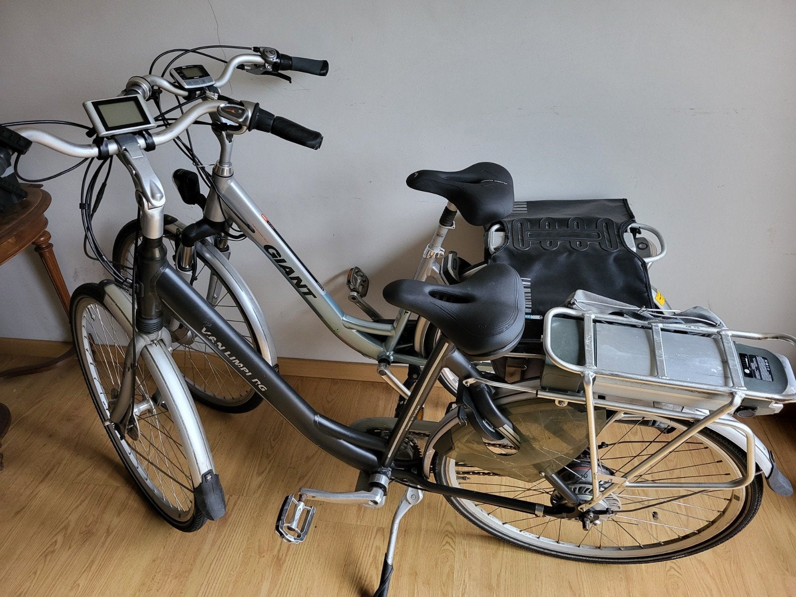 2 elektrische fietsen opknapper, Ophalen