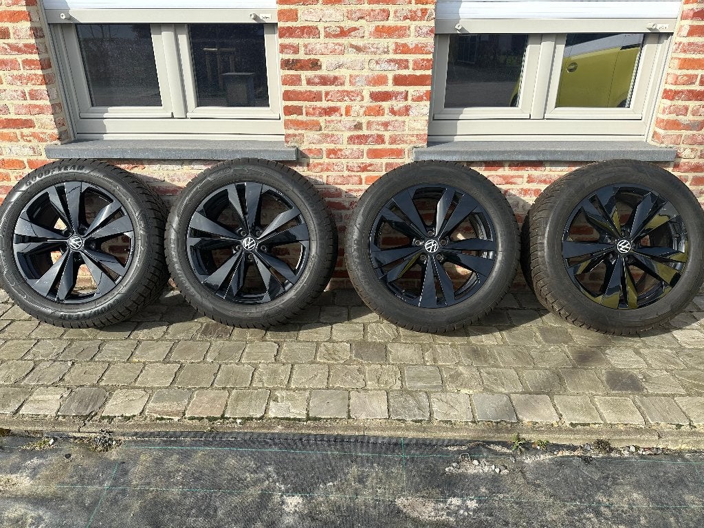 Set original 19 inch VW loen velgen Goodyear, Gebruikt, Banden en Velgen, Winterbanden, 235 mm