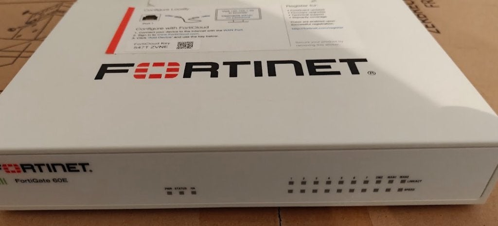 Fortinet FortiGate 60E Enterprise Firewall, Ophalen of Verzenden, Gebruikt, Router, Fortinet - Fortigate