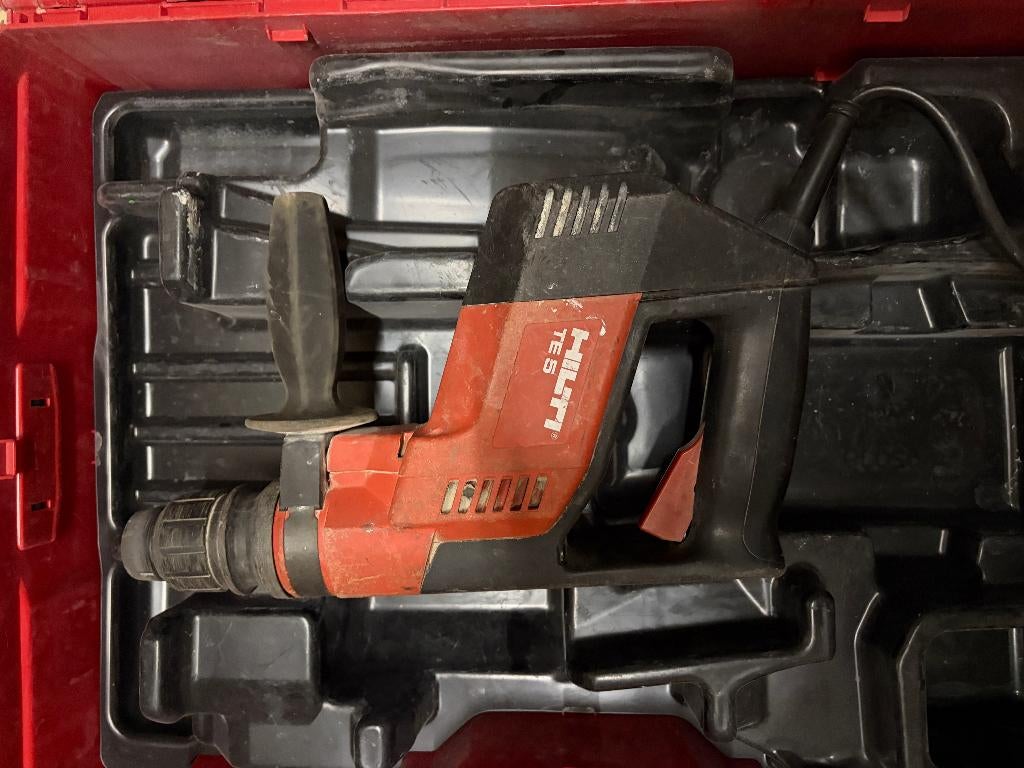 Hilti TE 5 BOORMACHINE, Doe-het-zelf en Bouw, Gereedschap | Boormachines, Gebruikt, Variabele snelheid, 400 tot 600 watt, Ophalen