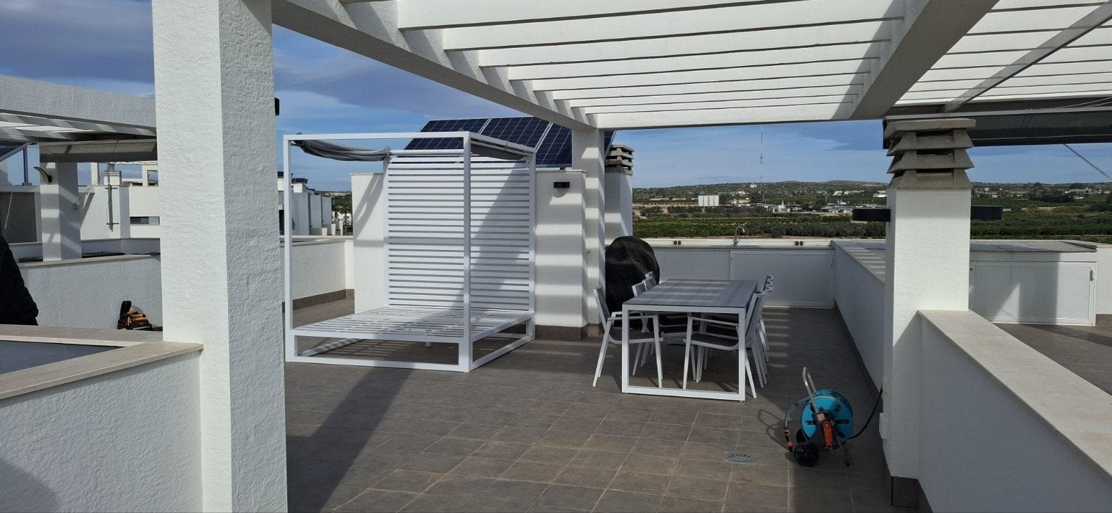 SUPERBE APPARTEMENT  DEVANT LE LAC DE GUARDAMAR, Immo