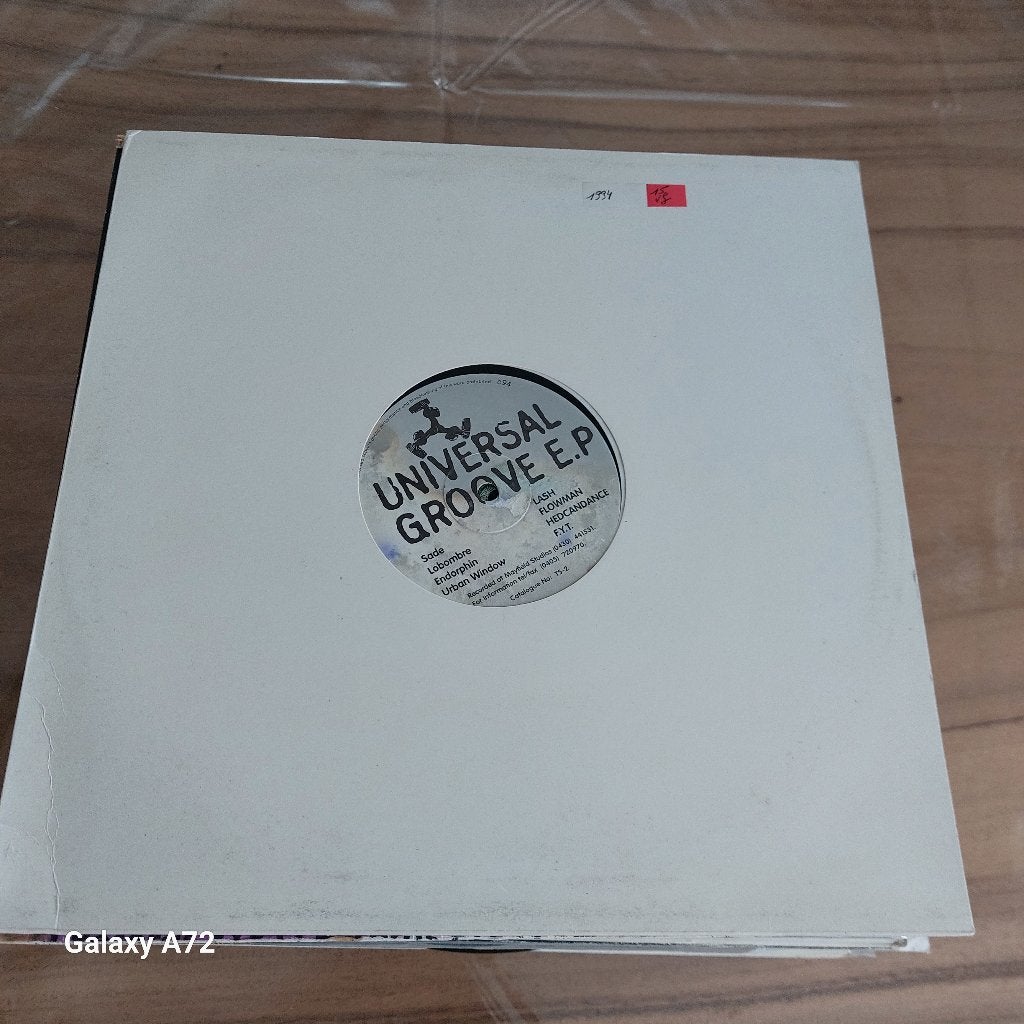 universal groove ep 12 inch maxi, Cd's en Dvd's, Vinyl | Dance en House, Gebruikt, Ophalen of Verzenden, Techno, EP