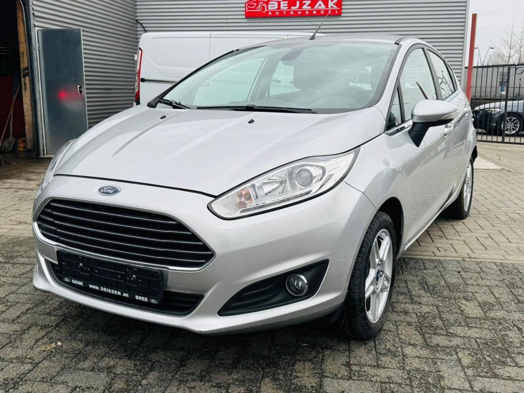 Ford Fiesta Titanium 1.0 Facelift motorschade !!!!!!!, Autos, Ford, Euro 5, Achat, Entreprise, Boîte manuelle