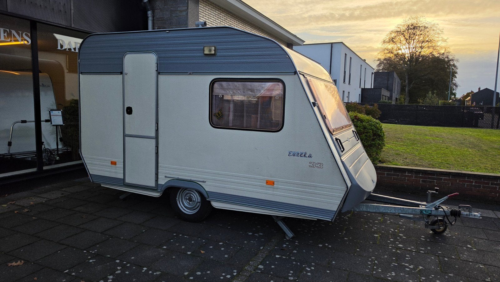Home Car 332 Eureka + Voortentluifel, Home-car, Reservewiel, Treinzit, Tot en met 3