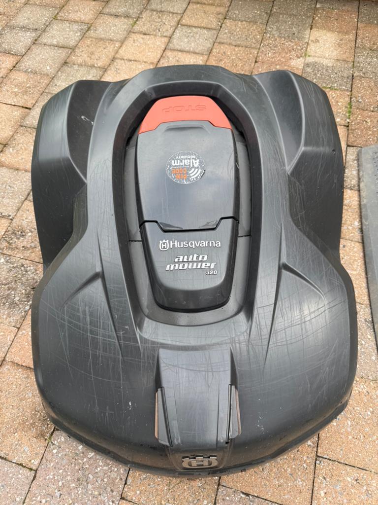 Tondeuse robot Husqvarna Automower 320, Enlèvement, Comme neuf