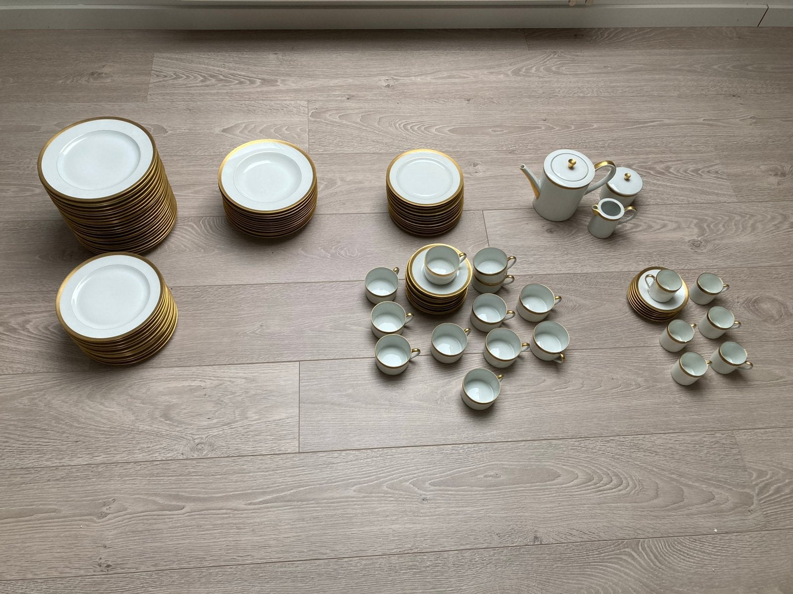 Servies van luxe porselein  - Limoges, Ophalen
