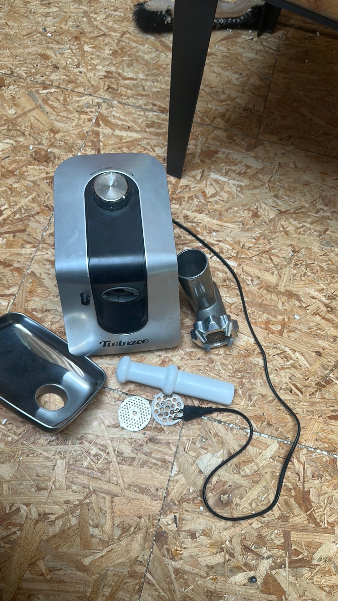 Hachoir a viande de la marque de qualité twinzee, Computers en Software, Pc speakers, Ophalen, Zo goed als nieuw
