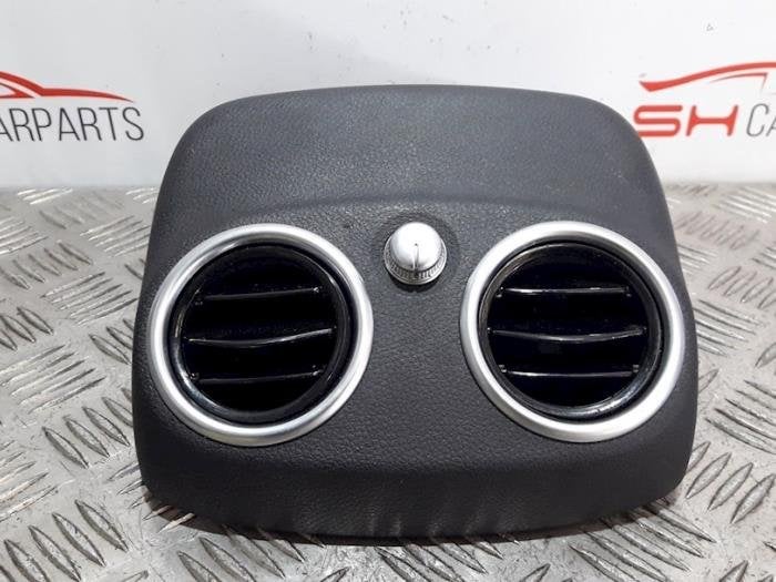 Grille aération tableau de bord d'un Mercedes C-Klasse, 3 mois de garantie, Utilisé, -, -