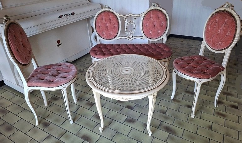 Salonsetje stijl Louis XV, Enlèvement