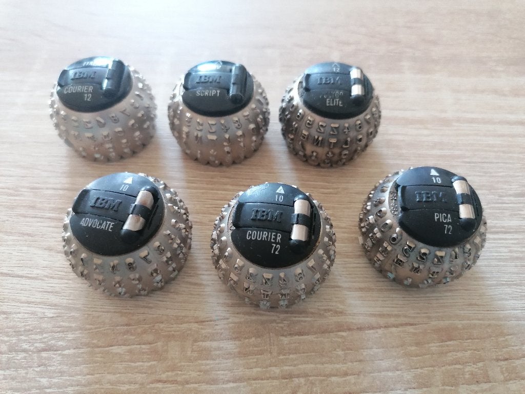 IBM ELEKTRISCHE SCHRIJFMACHINE Fontball, Ophalen of Verzenden, IBM