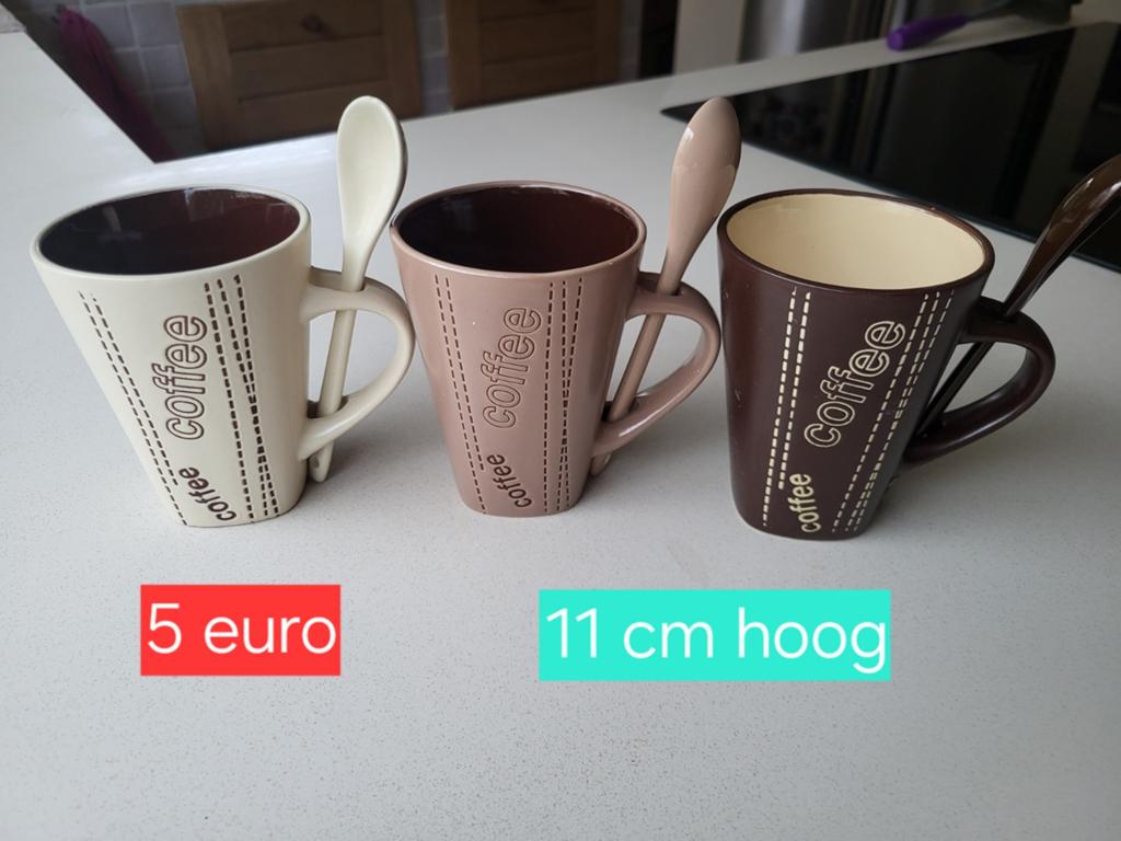3 mooie mokken (5 euro samen)

In prima staat, Ophalen of Verzenden