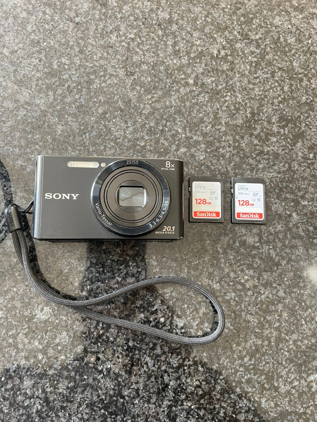 Sony DSC-W830, TV, Hi-fi & Vidéo, Enlèvement ou Envoi, Comme neuf, Carte mémoire, Sony