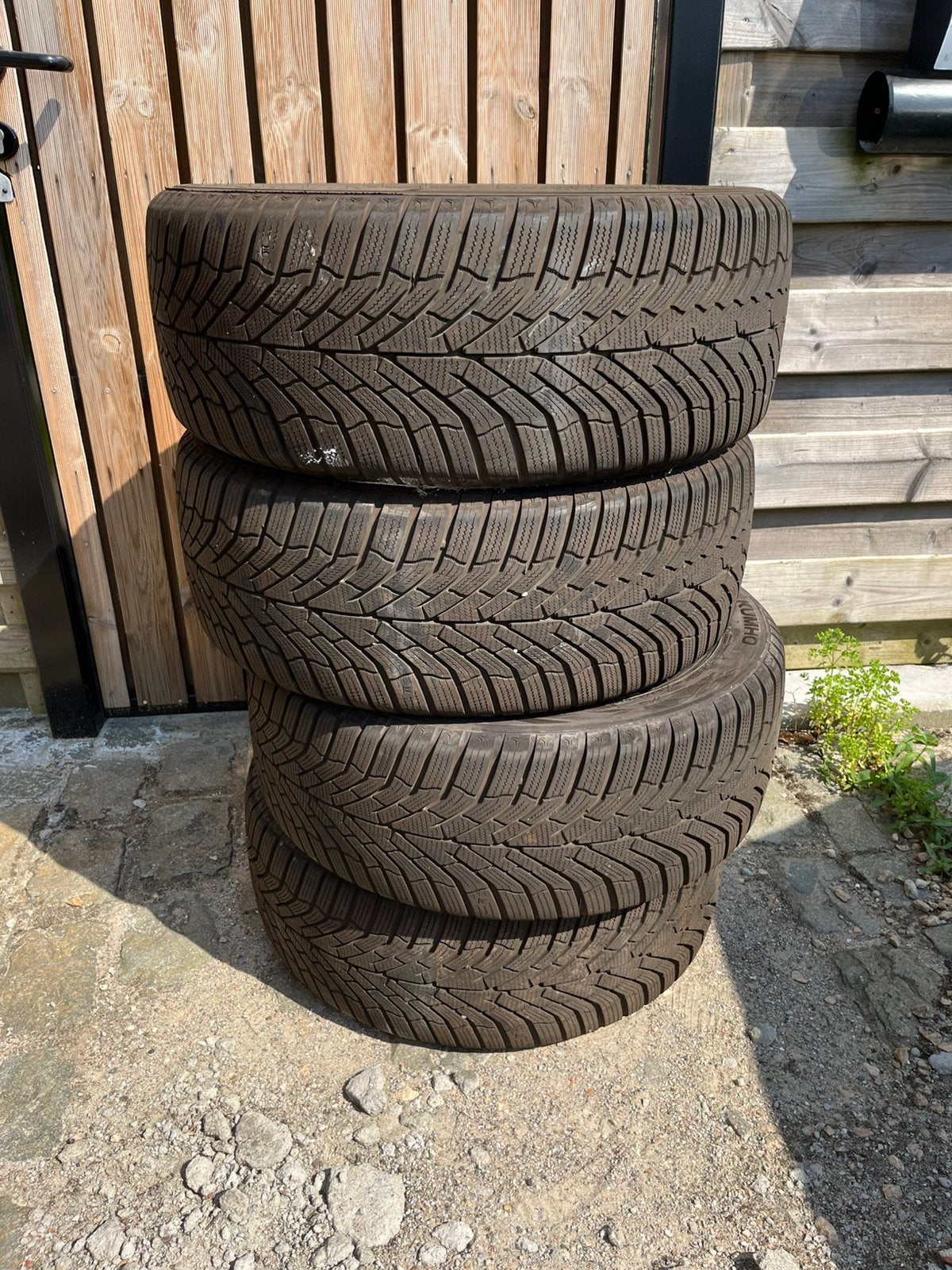 Kumho winterbanden 235/45 R18 Tesla Model 3, Autos : Pièces & Accessoires, Pneus & Jantes, Enlèvement, Pneus hiver, Pneu(s)