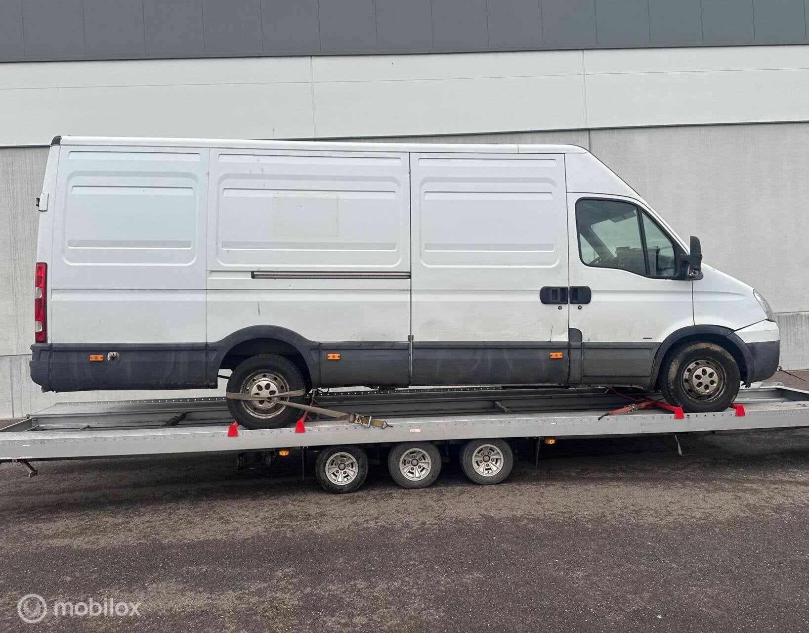 Iveco Daily 35S14V L4H2 VERSNELLINGSBAK PROBLEEM, Auto's, 100 kW, Stof, Gebruikt, Iveco
