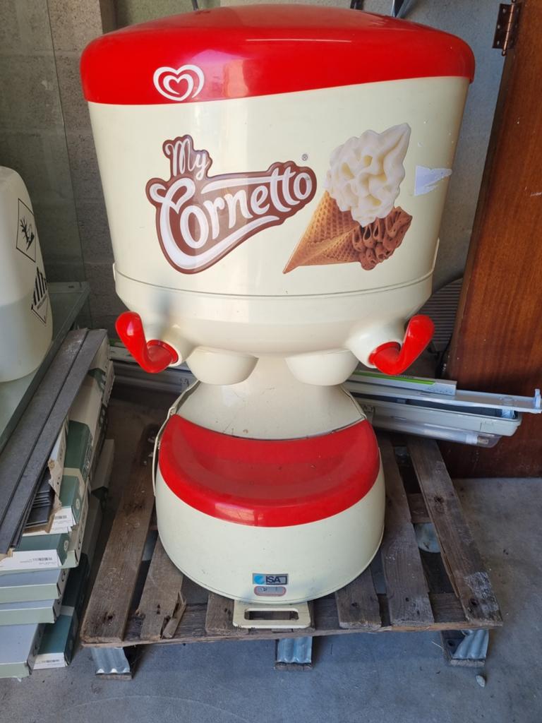 Softijs machine, Ophalen