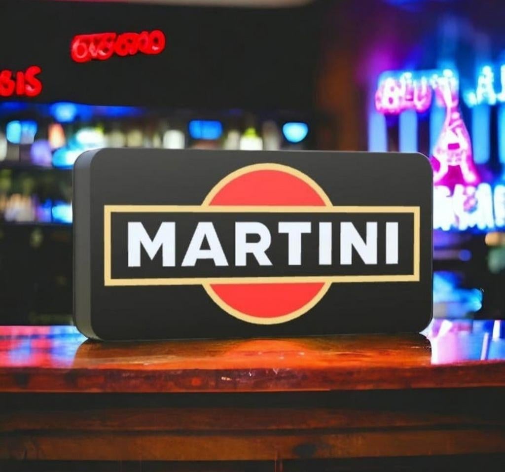 Deze prachtige Martini lichtreclame. Nu €29,95, Verzamelen, Ophalen of Verzenden, Nieuw, Lichtbak of (neon) lamp