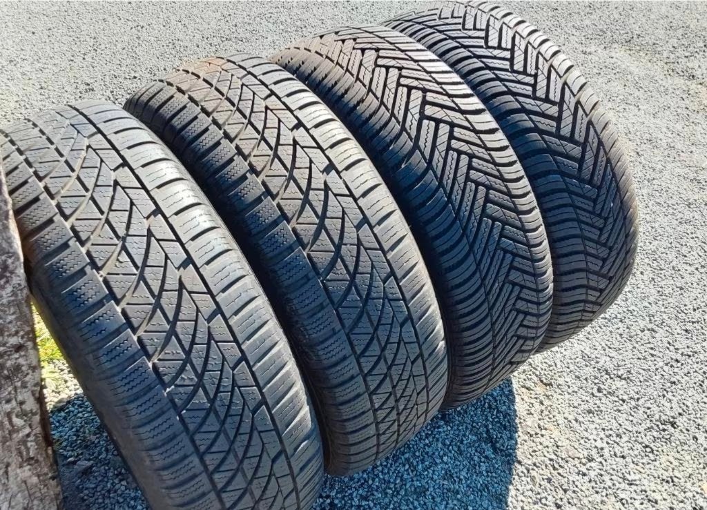 Bons pneus hiver 185/65-14 avec jantes Ford, 14 pouces, Pneus et Jantes, Pneus hiver, 185 mm