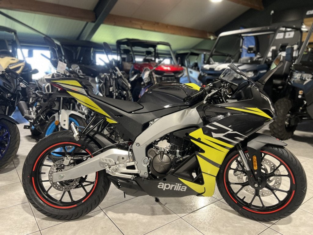 Aprilia RS 125, Motos, Motos | Aprilia, Entreprise, Super Sport, 125 cm³, Jusqu'à 11 kW