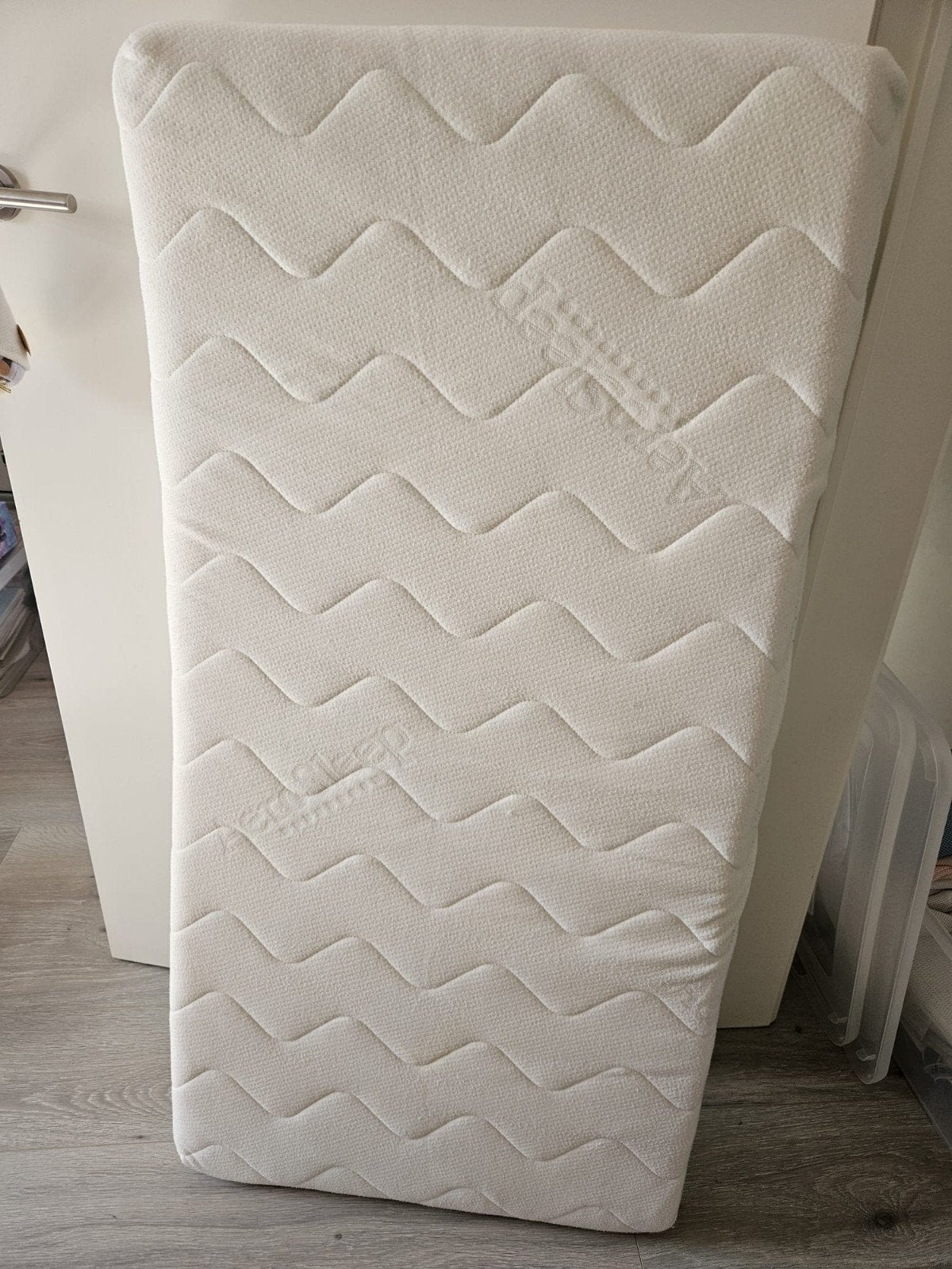 Matelas Aerosleep lit bébé 60x120 cm + protège-matelas, Enlèvement, Comme neuf