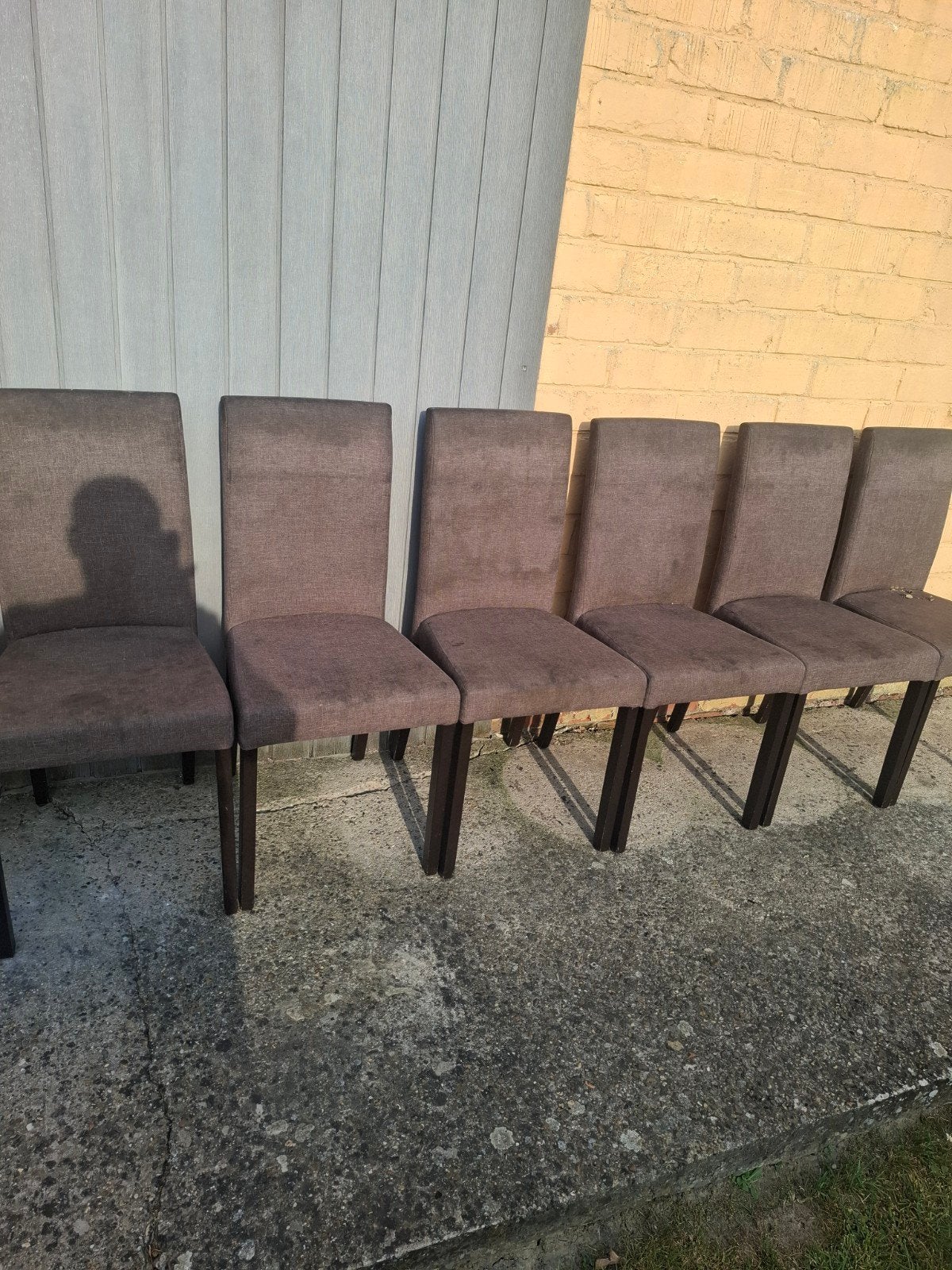 Gratis stoelen, Ophalen