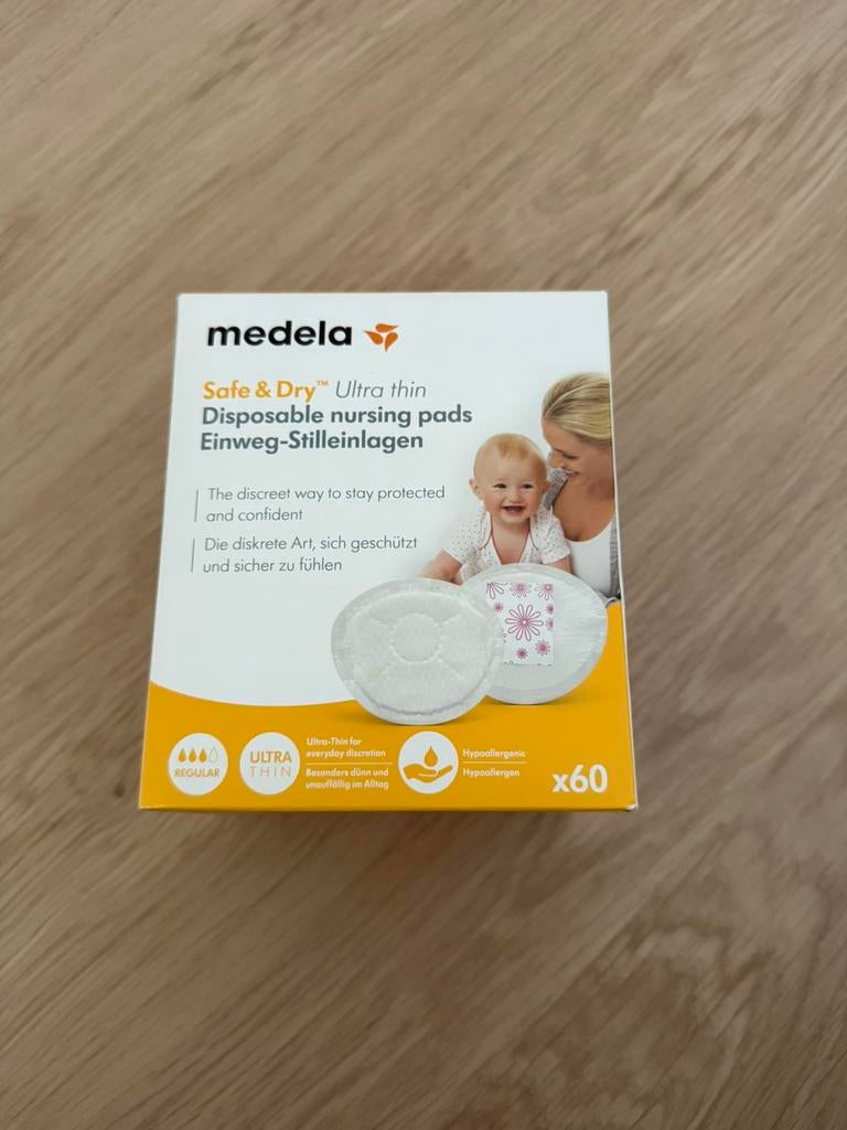 Medela nursing pads / zoogcompressen, Ophalen of Verzenden, Zo goed als nieuw
