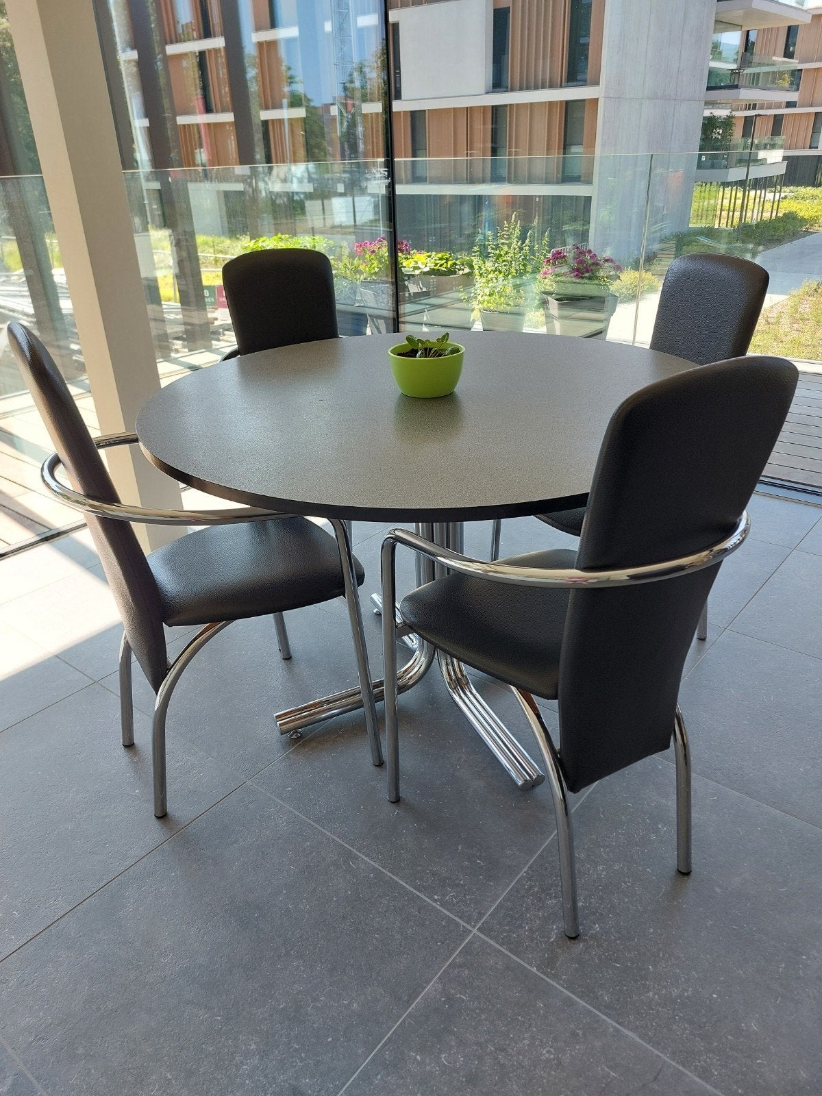 Keukentafel met 4 stoelen, Ophalen