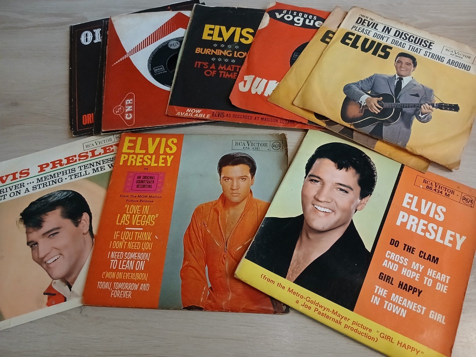 Lot van 13 vinyl singles Elvis Presley, Cd's en Dvd's, Ophalen of Verzenden