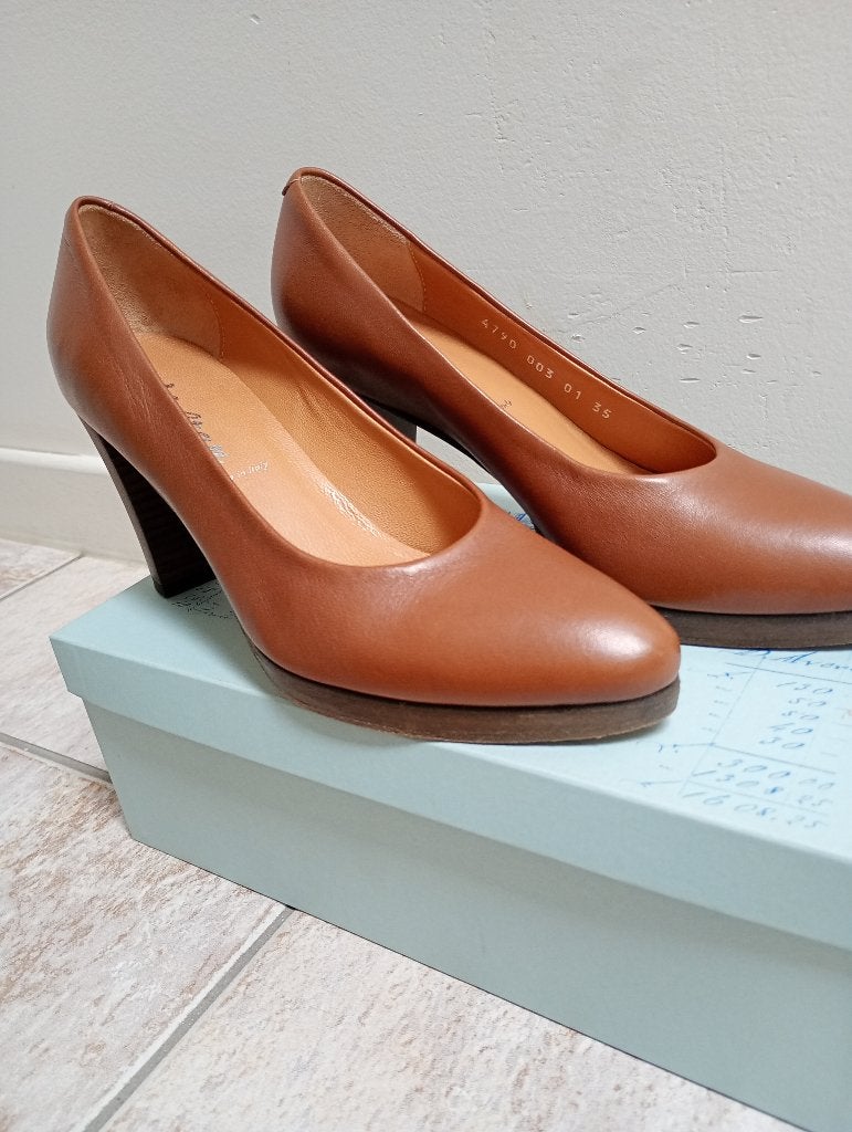 Voltan pumps maat 35, Kleding | Dames, Ophalen, Pumps, Voltan, Zo goed als nieuw