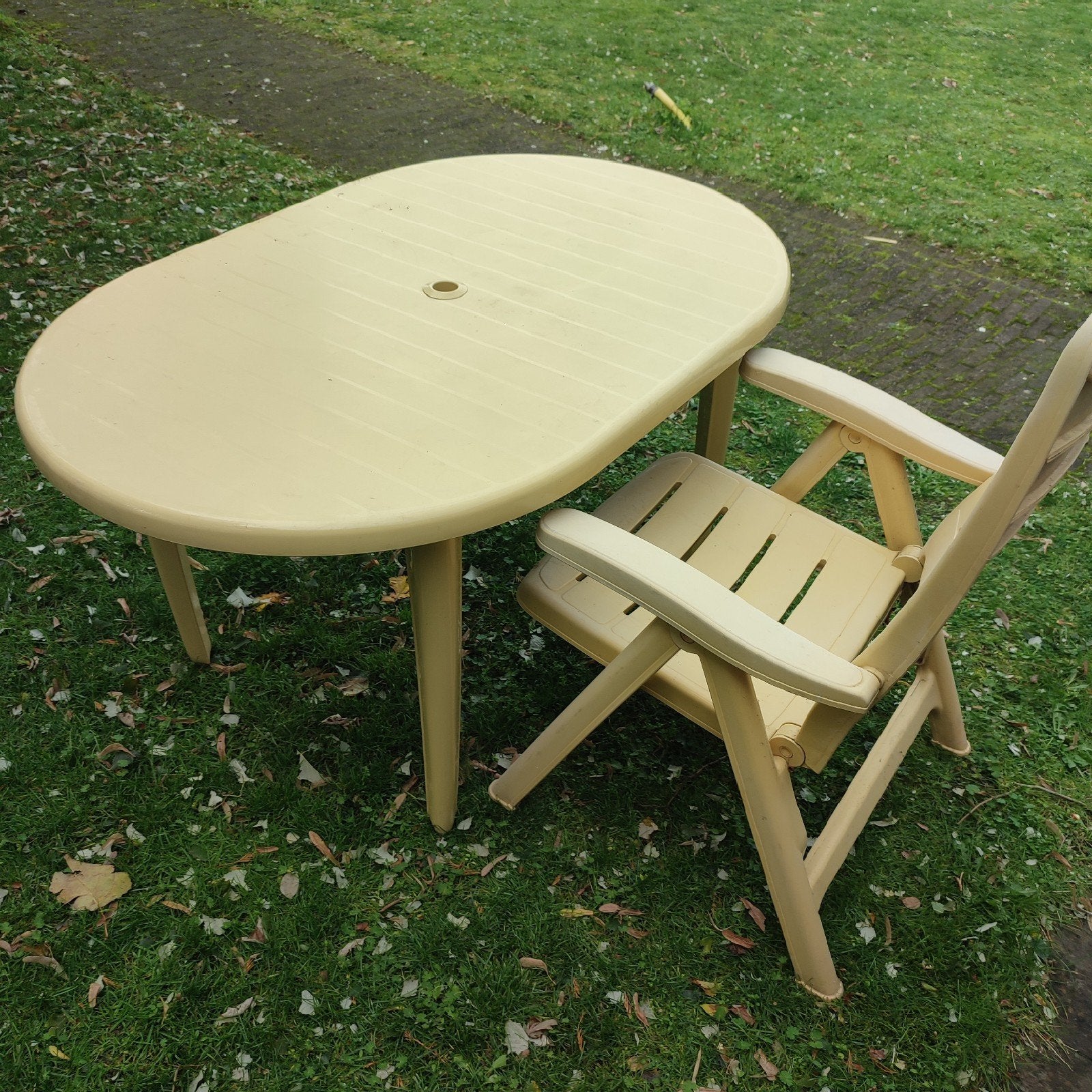 tuintafel met 1 stoel, Kunststof, Gebruikt, Tuinset, Eettafel