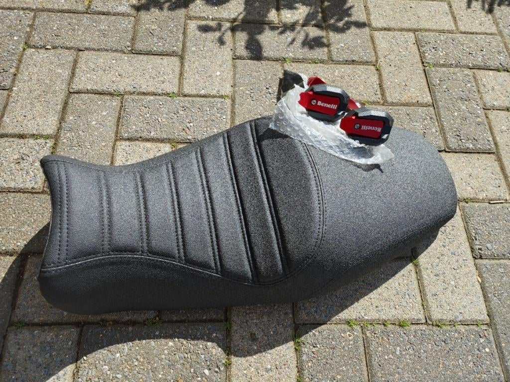 moto (selle  confort moto Benelli LEONCINO), Motos, Enlèvement, Neuf, sans ticket, Autres marques