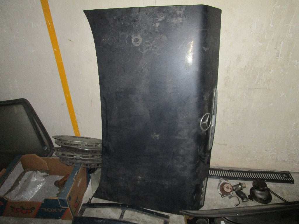 Mercedes Bar 8 , type 114,115, Enlèvement ou Envoi, Mercedes-Benz, Utilisé, Capot moteur