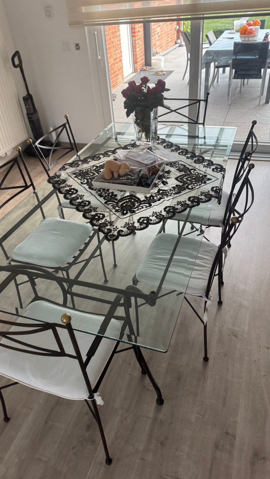 Glazen salontafel met stoelen, Ophalen