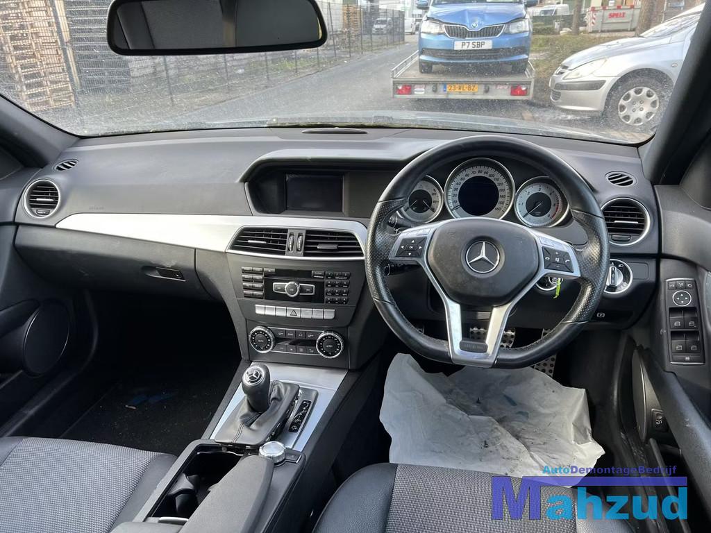 C W204 S204 radio stuur kachel paneel pook rooster scherm da, Mercedes-Benz AG, Mercedes-Benz, Utilisé, Mercedesstrasse 120
70372  Stuttgart, DE