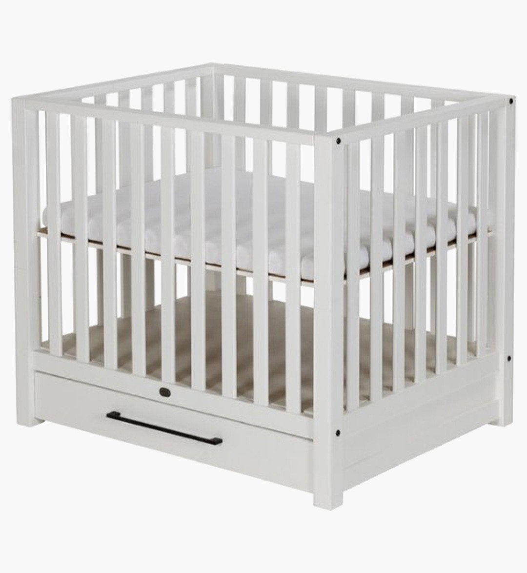 Degelijke  wit babby bed inclusief matras, Kinderen en Baby's, Ophalen